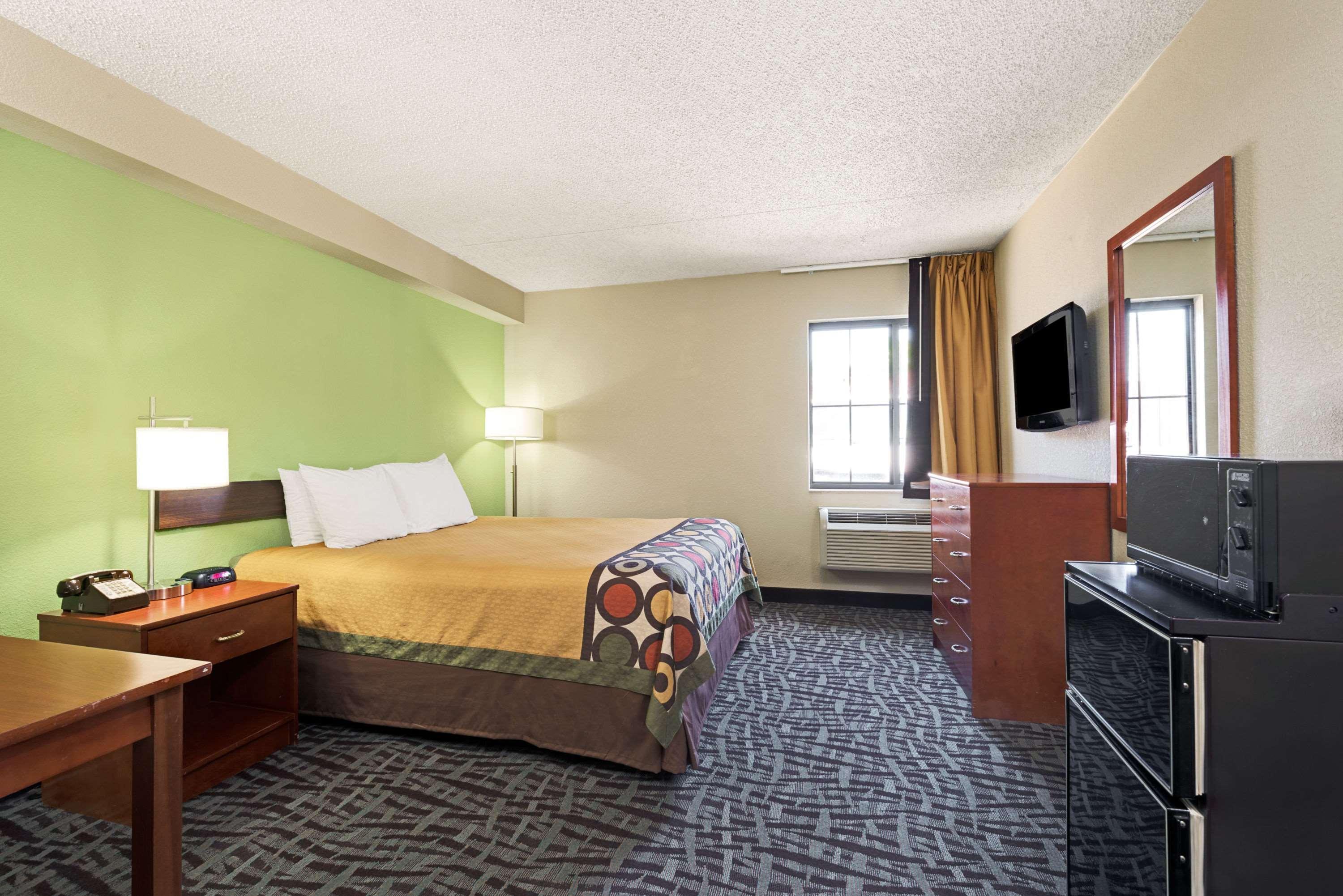 Spark By Hilton Wichita East Exterior foto
